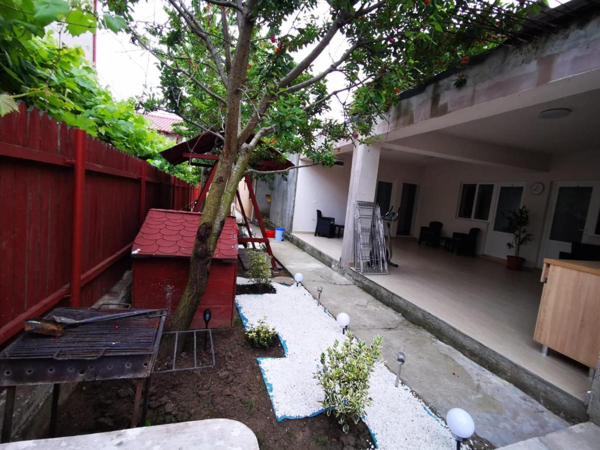 Zapp House Hotel คอสติเนช ภายนอก รูปภาพ