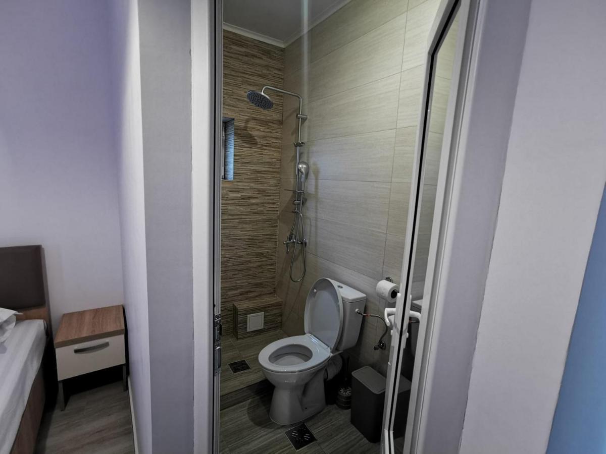 Zapp House Hotel คอสติเนช ภายนอก รูปภาพ
